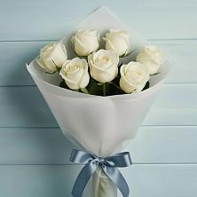 Букет 7 Белых роз Эдлесс Лав в Тельмане
