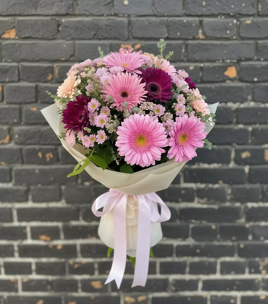 Букет цветов из: Герберы и Хризантемы в Тельмане