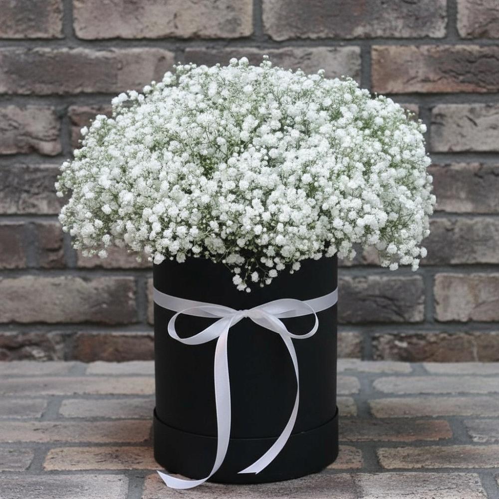 Цветочная композиция из Гипсофила в шляпной коробке в Тельмане