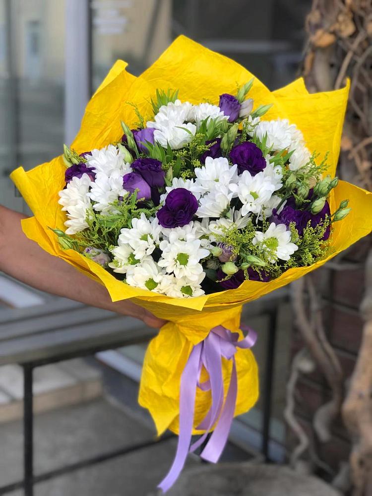 Букет цветов из: Ирисы, Хризантемы и Ромашки в Тельмане