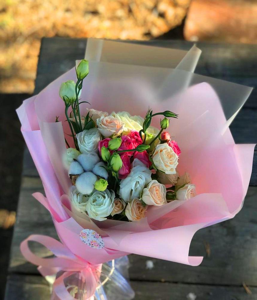 Букет цветов из: Розы и Лизиантусы в Тельмане