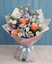 Букет цветов из:  Лизиантусы, Розы, Альстромерии и Гипсофила в Тельмане