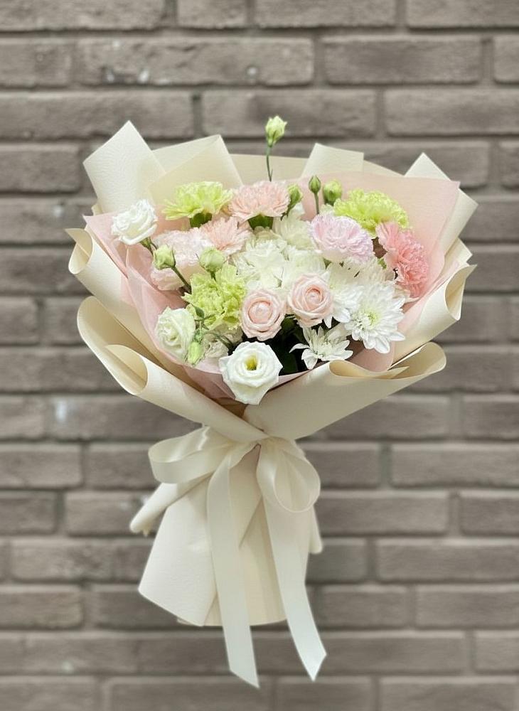 Букет цветов из: Гвоздики, Розы, Лизиантусы и Хризантемы в Тельмане