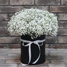 Цветочная композиция из Гипсофила в шляпной коробке в Тельмане