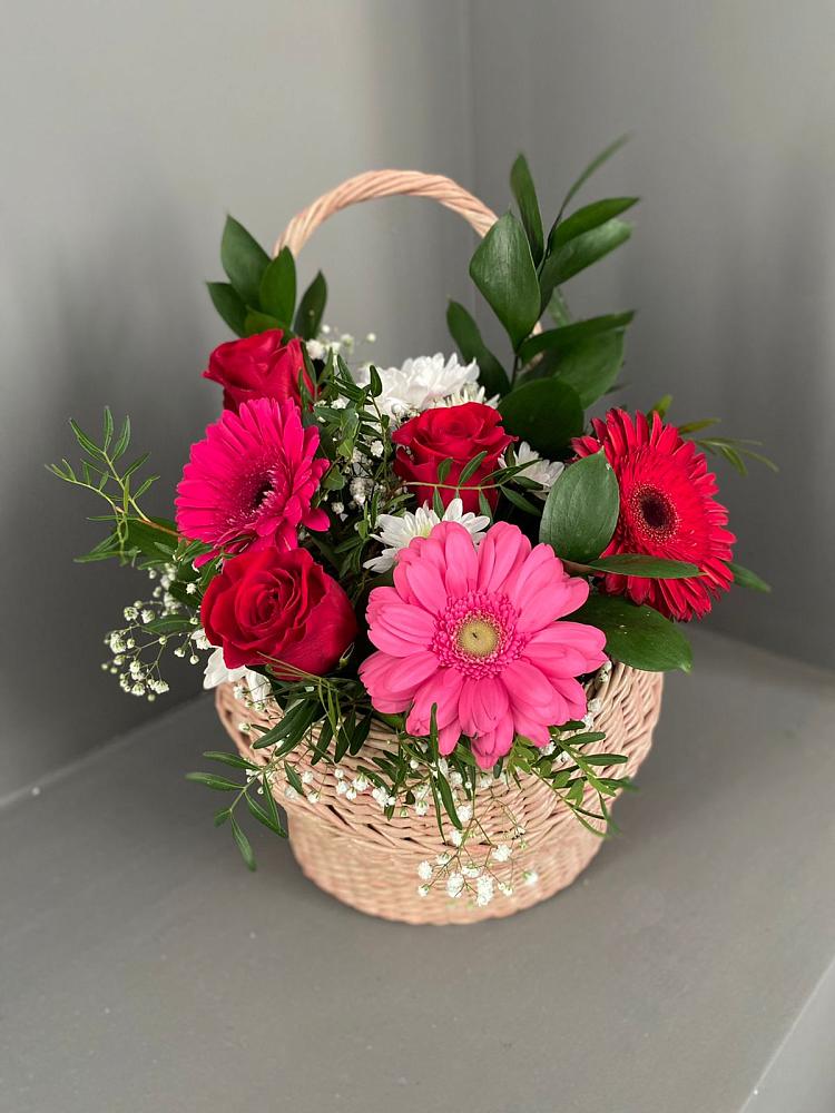 Цветочная композиция из Розы, Хризантемы и Герберы в корзине в Тельмане