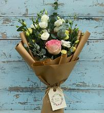 Букет цветов из:  Розы и Лизиантусы в Тельмане