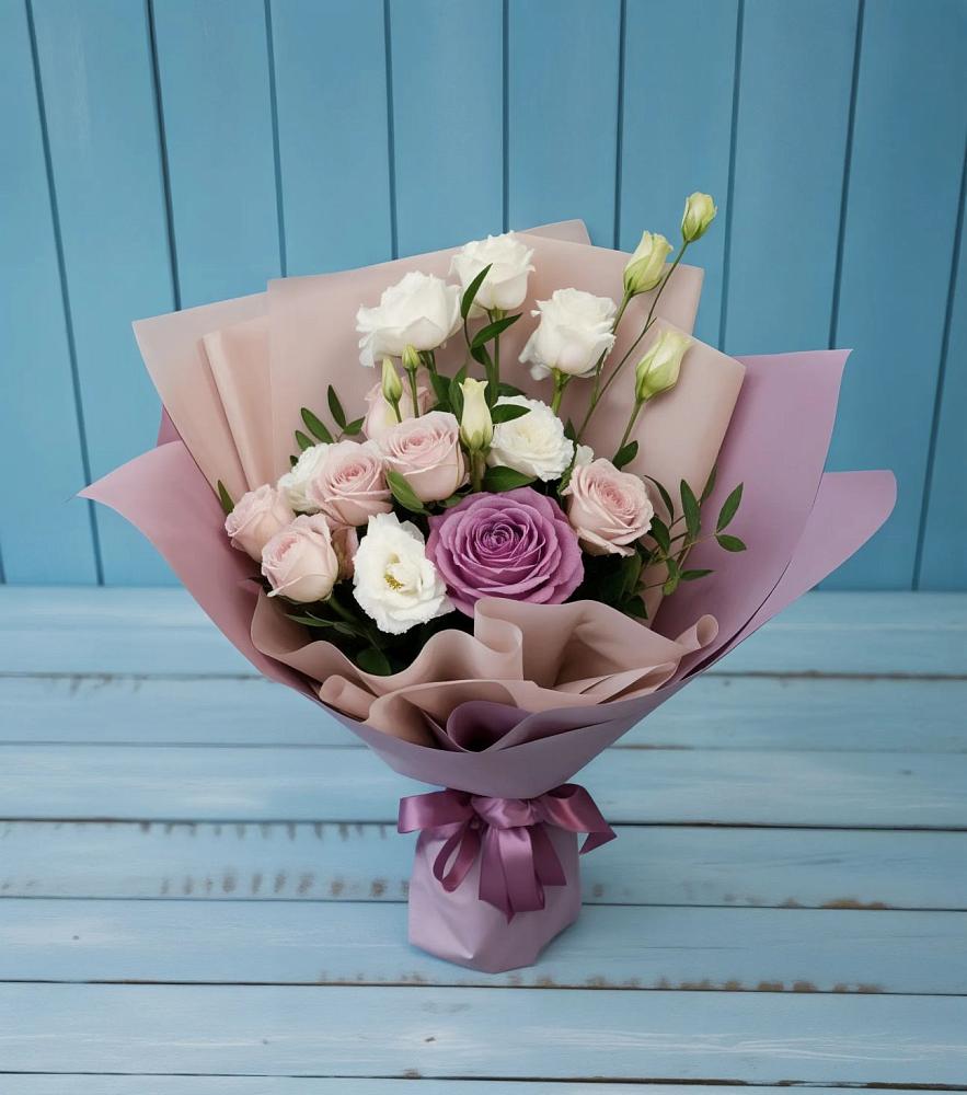 Букет цветов из: Розы и Лизиантусы в Тельмане